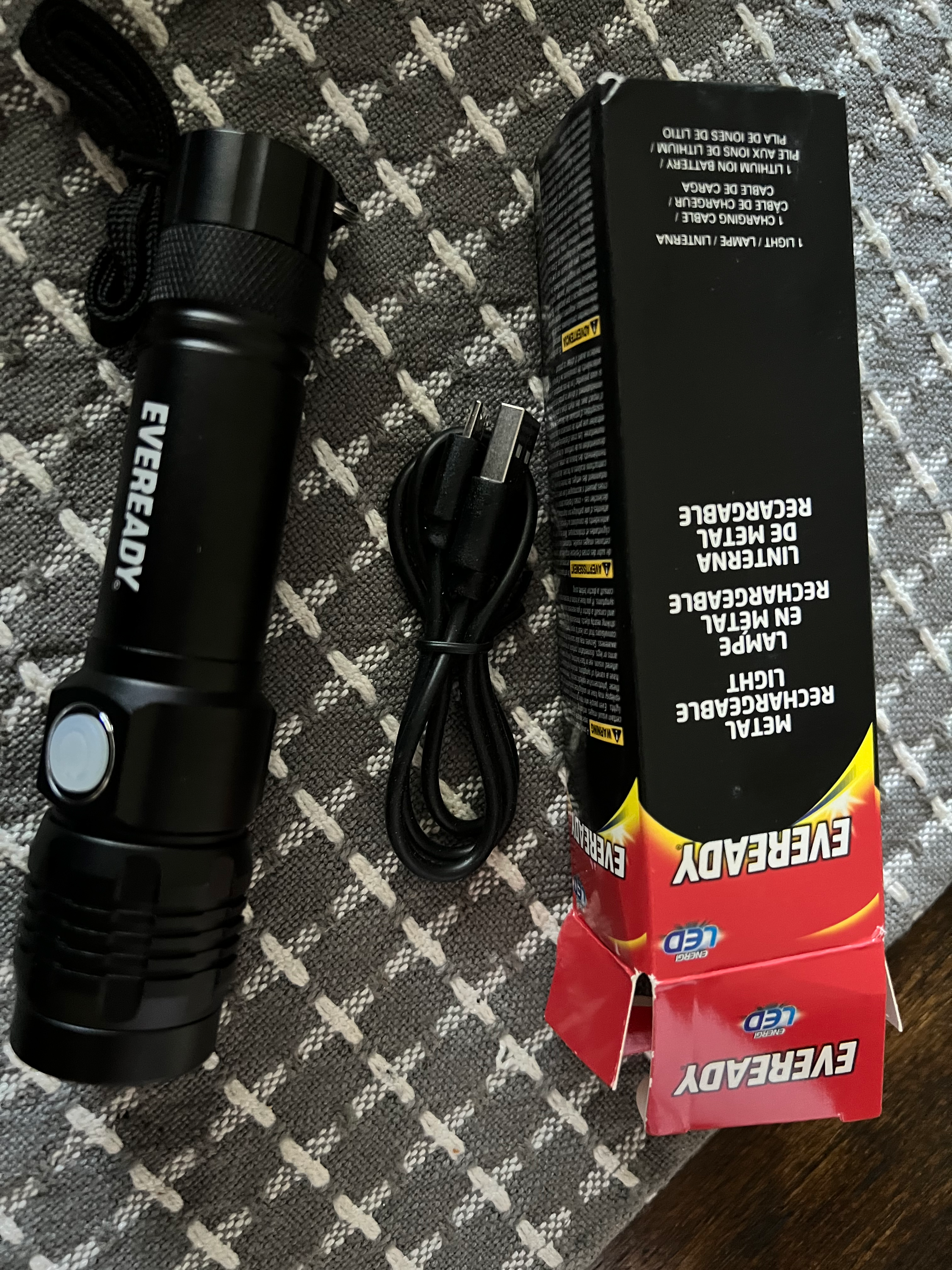 bushnell 750 lumen rechargeable flashlight Bushnell - Brandclub - Bushnell TRKR 750 Lumen LED Flashlight (6 AA  Batteries Included)