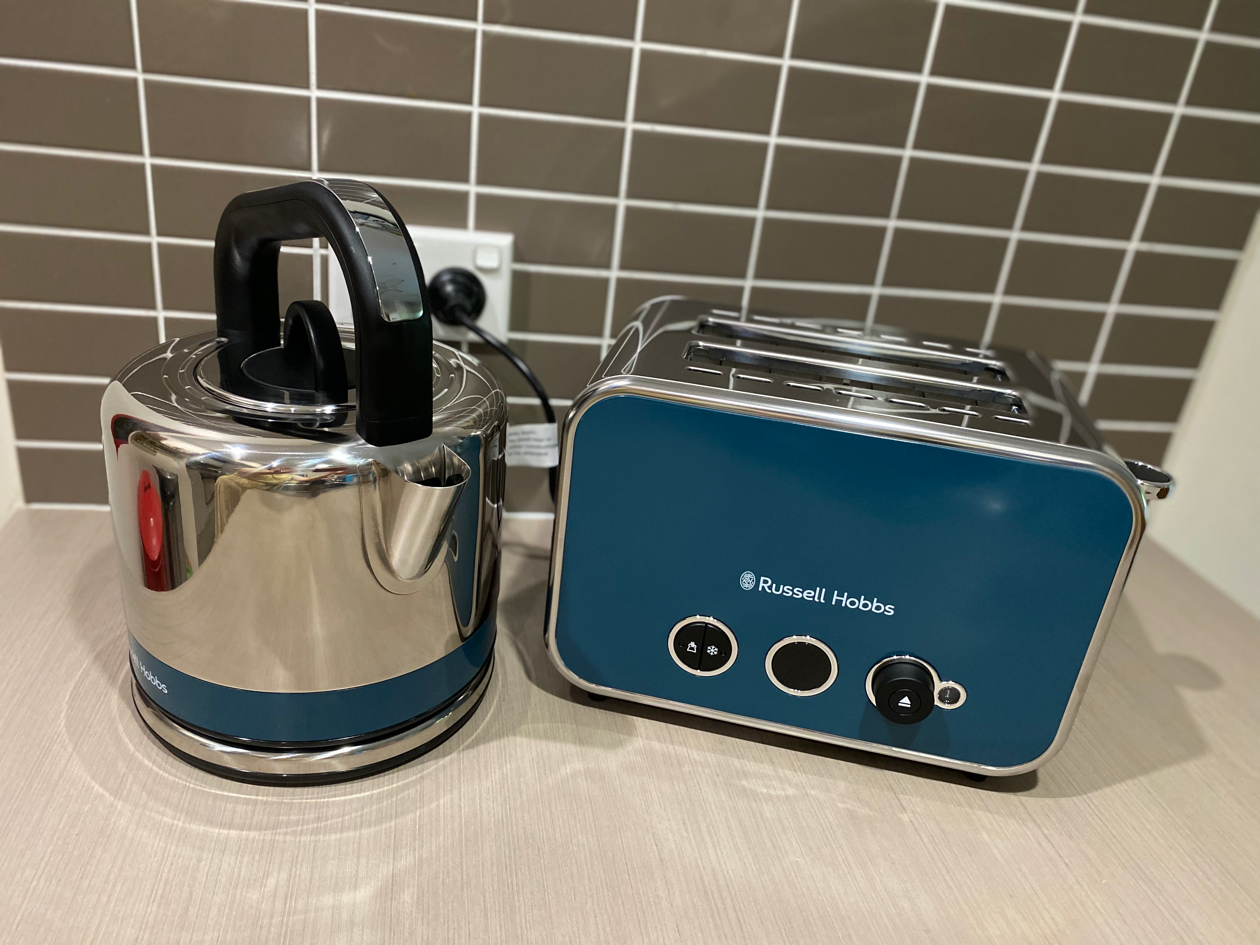 Russell Hobbs Distinctions Kettle in Ocean Blue Home Tester Club
