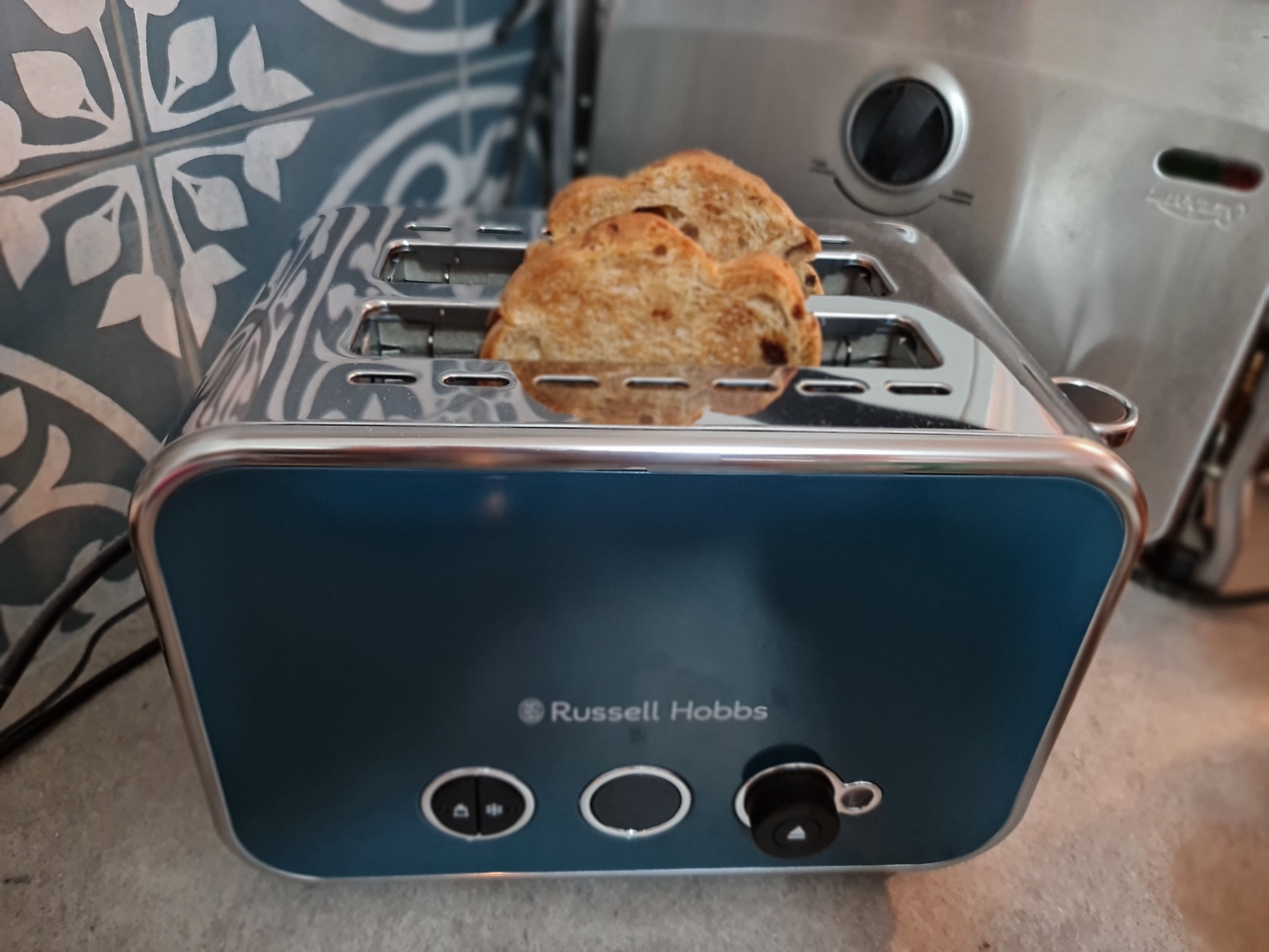 Russell Hobbs Distinctions Toaster in Ocean Blue Home Tester Club