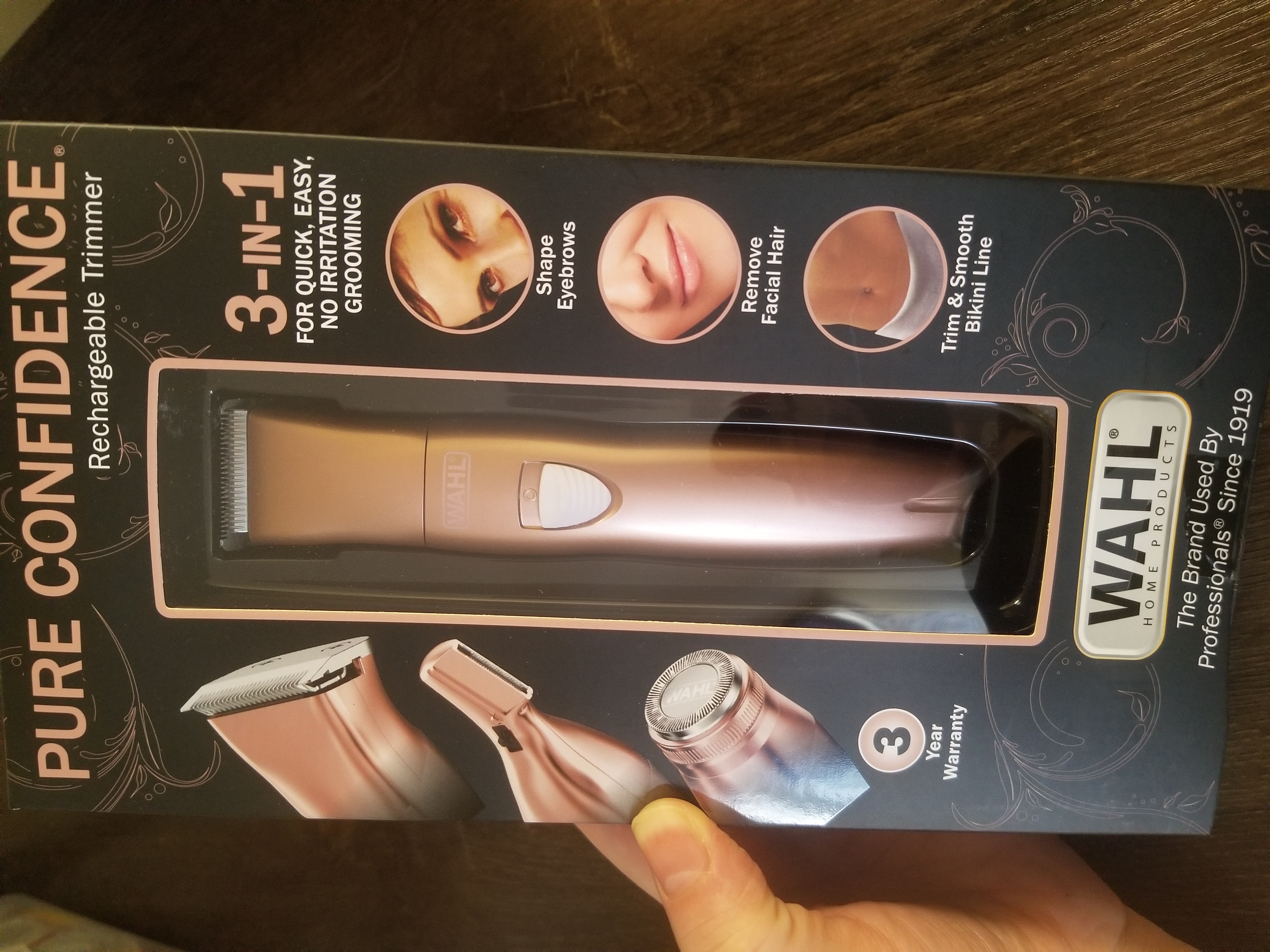 Wahl Pure Confidence in Ladies Rechargeable Trimmer Home