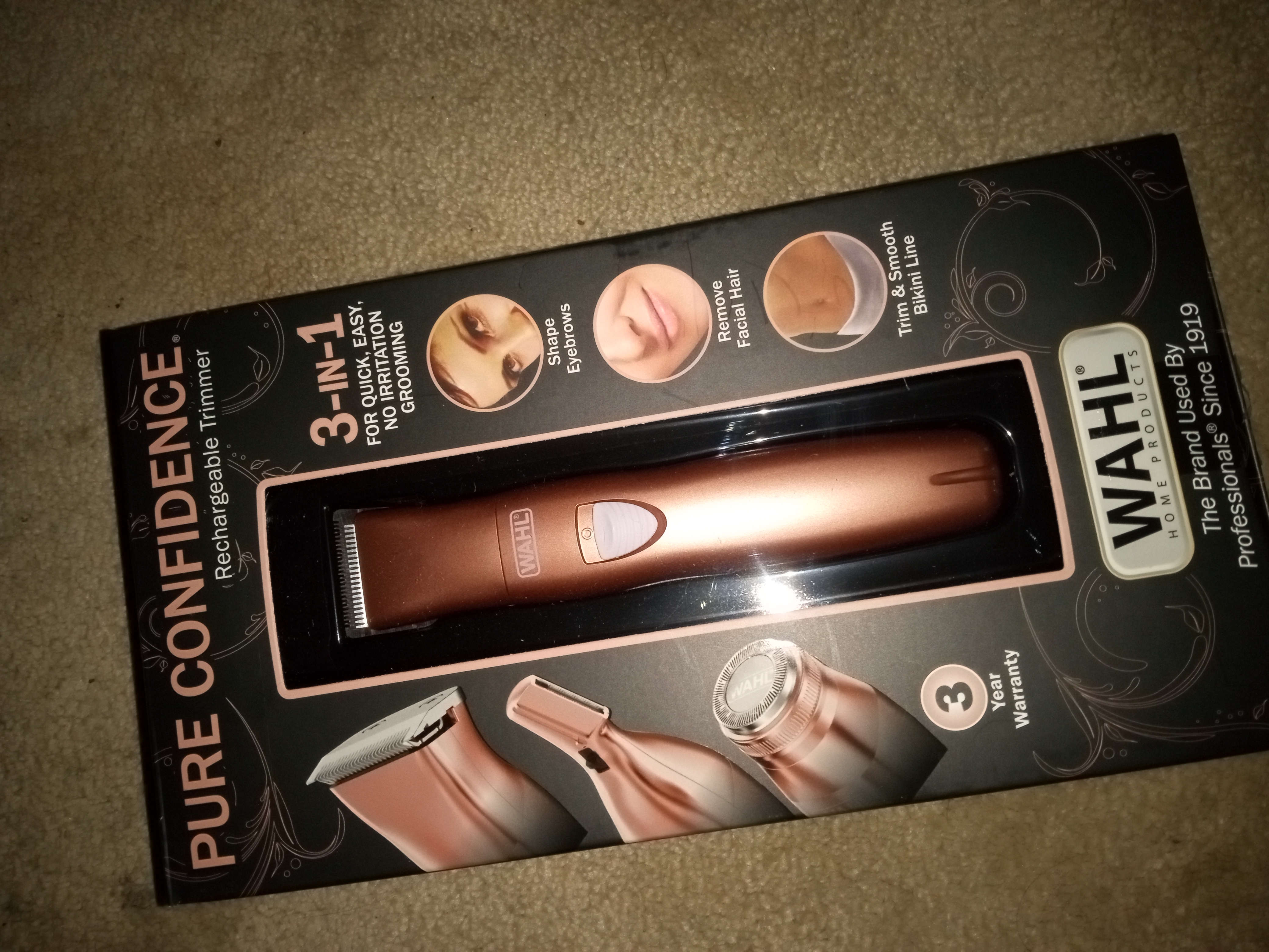 Wahl Pure Confidence in Ladies Rechargeable Trimmer Home